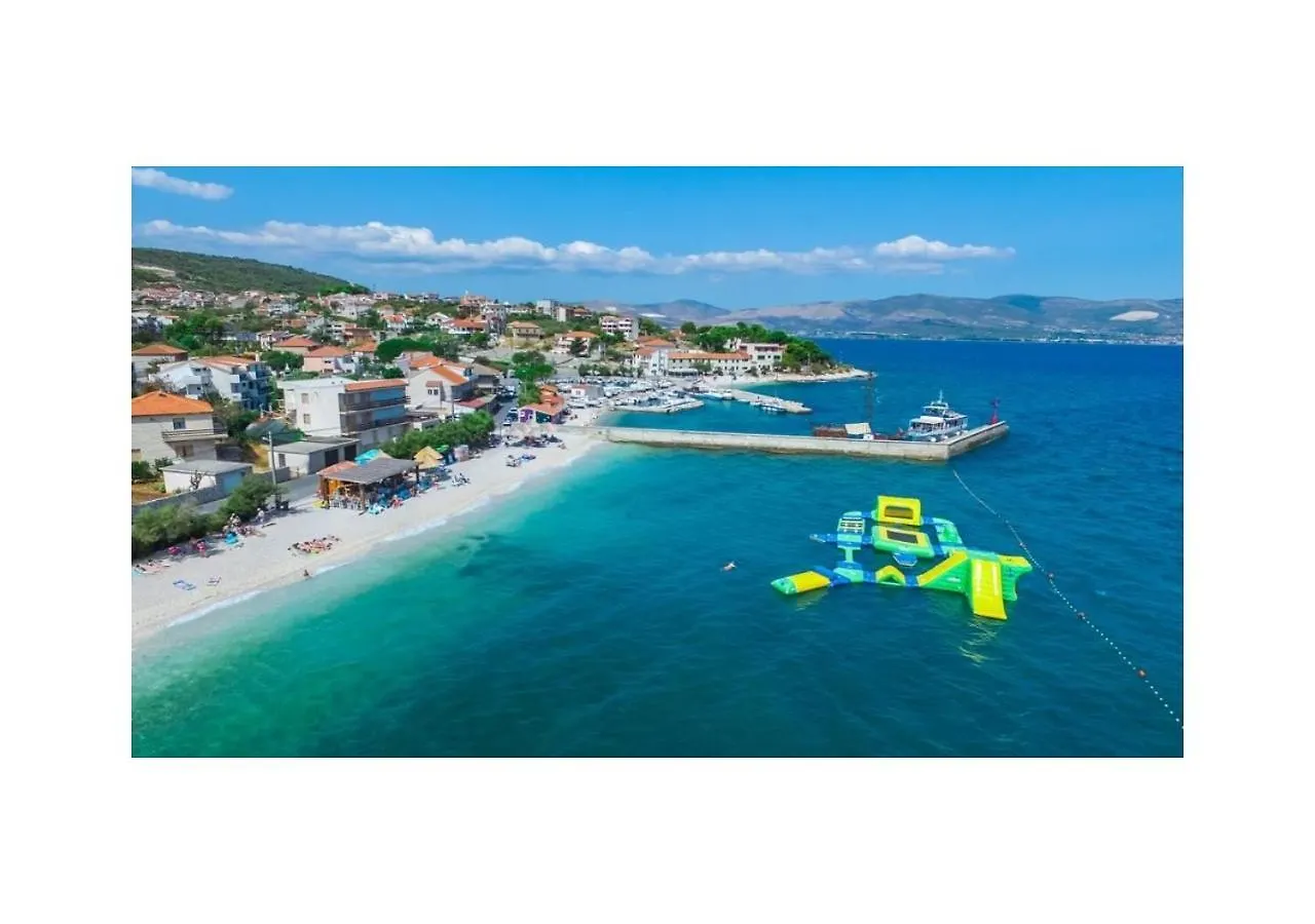 Apartment Capo Family & Capo Studio -Old Town-Parking Trogir