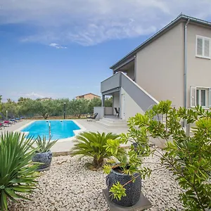 Villa Rozarija, Trogir